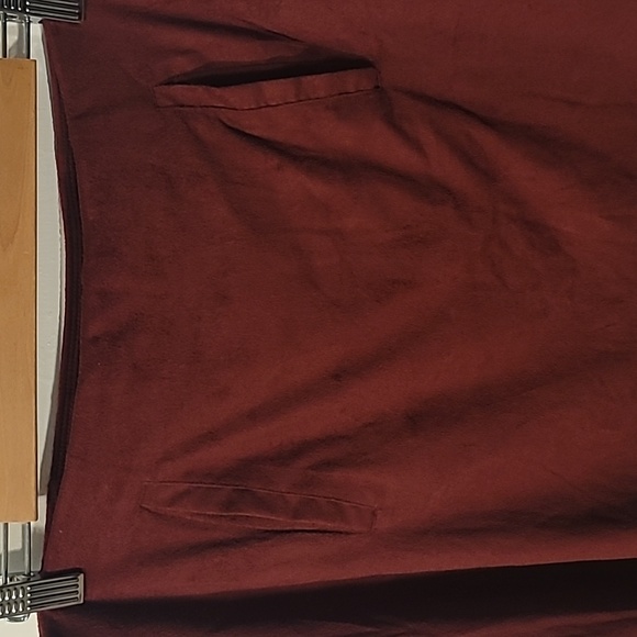 women's skirt above the knee with kangaroo pockets - Picture 2 of 4